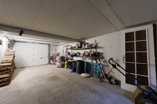 parking avec inside property