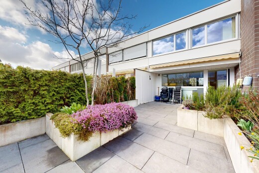 terrasse mit day time und property visible