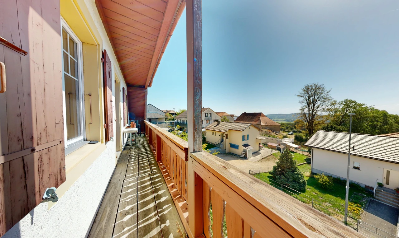 balcon avec residential view, vue résidentielle, balcon, neighborhood view, et day time