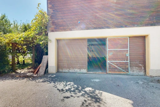 façade avec bardage en bois, bardage horizontal, property visible, bardage en stuc, et day time