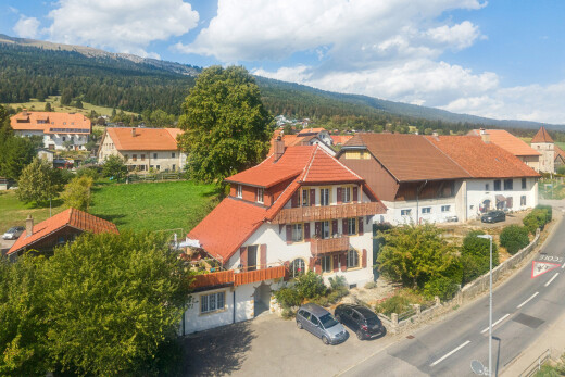 façade avec day time et drone view