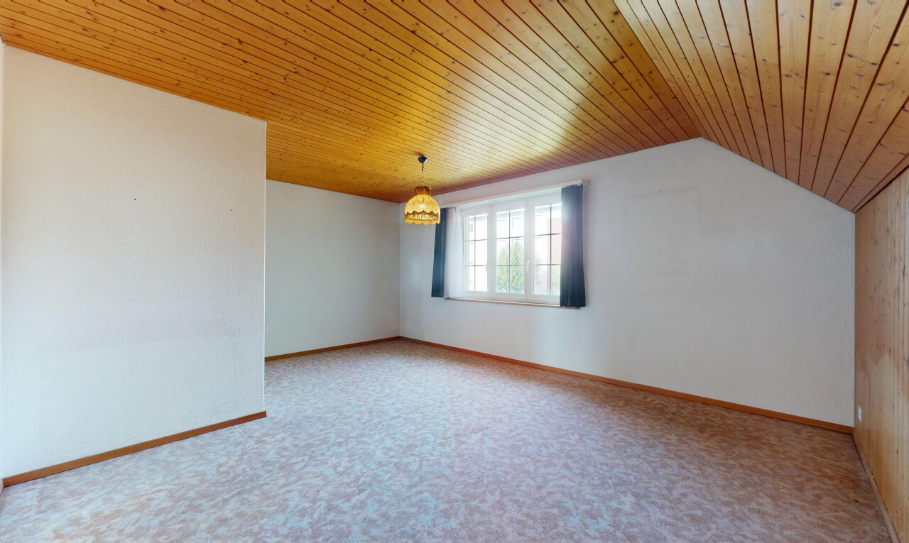 pièce vide avec wood ceiling, plafond en bois, natural light, lumière naturelle, et inside property