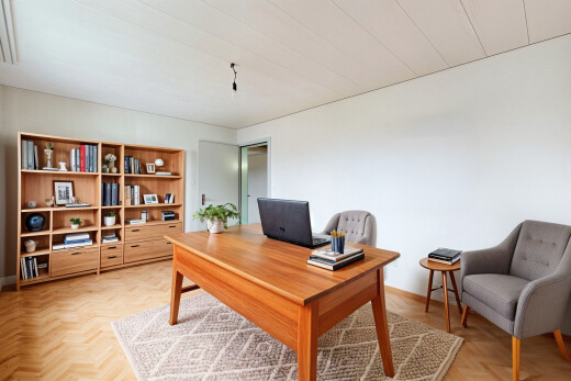 espace intérieur avec parquet