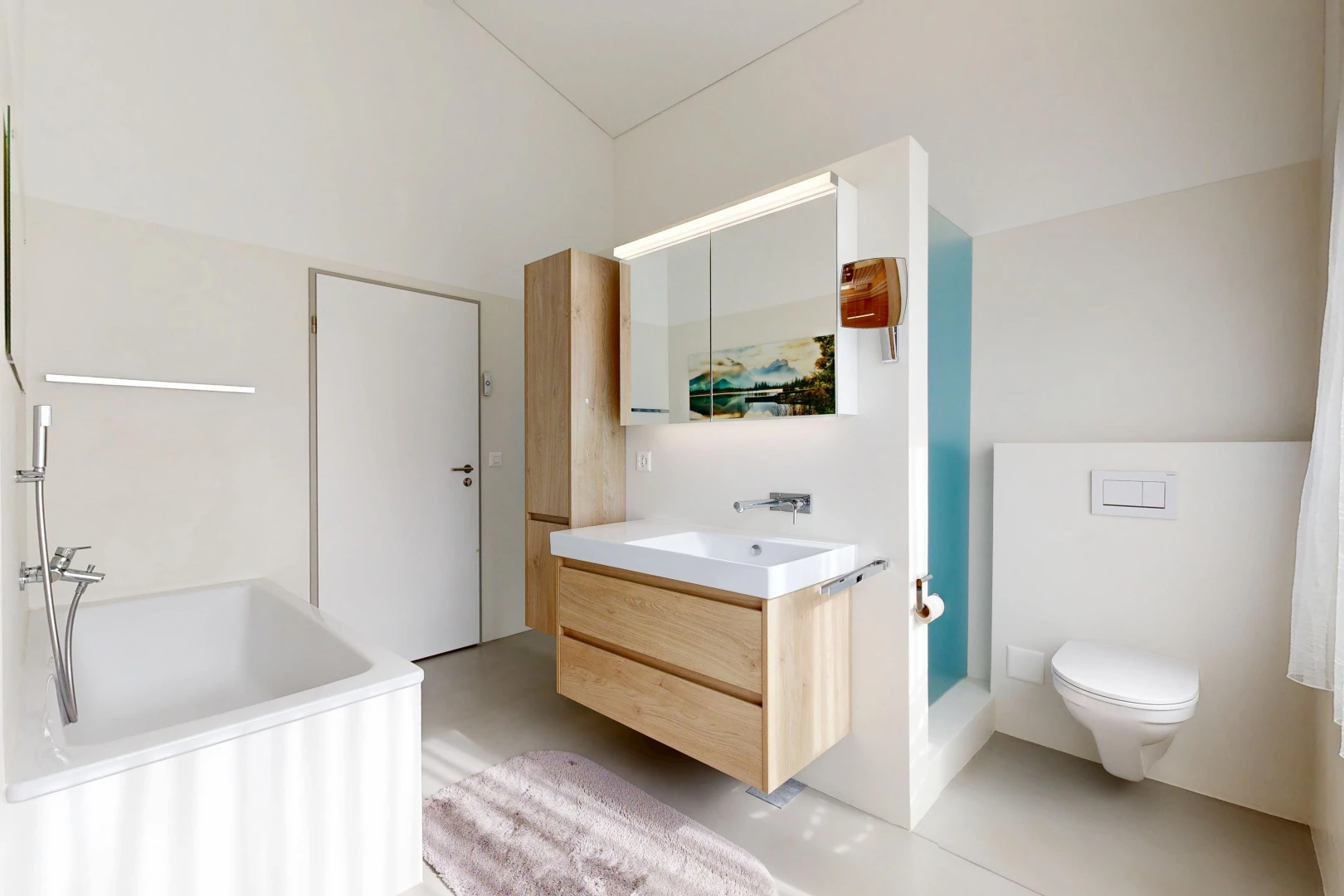bad mit komplettes badezimmer, bad, schminktisch, spiegel, und high ceiling