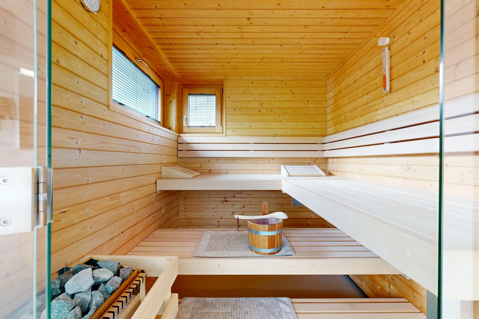 einzelheiten mit wood ceiling, holzdecke, high end ceiling, wood wall, und holzwand