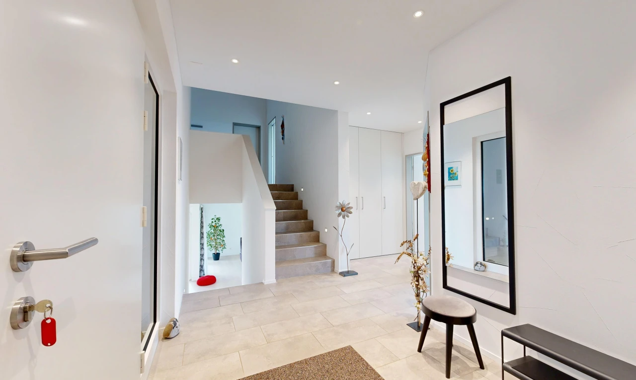 treppe mit treppen, einbauleuchten, drywall, gipskartonwand, und light floor