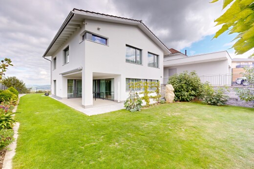 außenansicht mit property visible, stuckverkleidung, rasen, terrasse, und from property