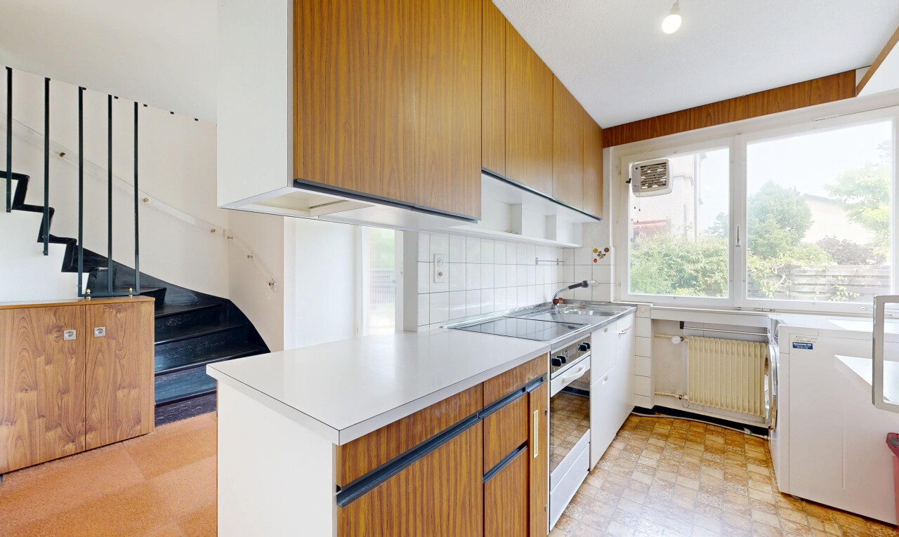küche mit vinyl floor, vinylboden, light floor, light countertops, und arbeitsplatten