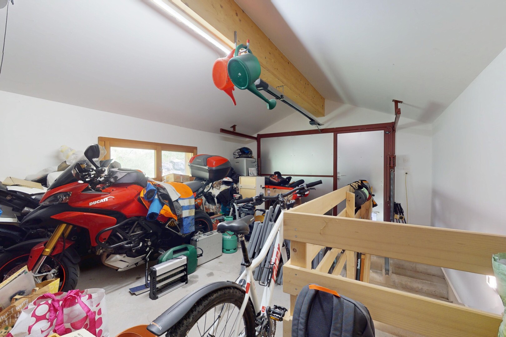 garde-manger avec garage