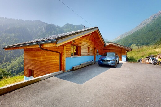 terrasse mit mountain view, blick auf die berge, property visible, und day time