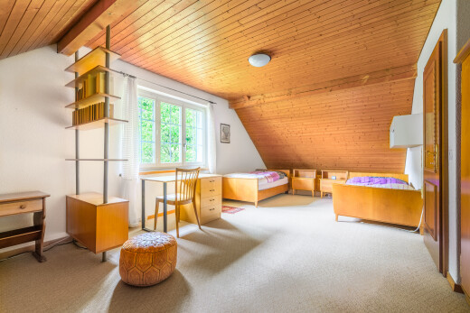 büro mit wood ceiling, holzdecke, vaulted ceiling, dachschräge, und natural light