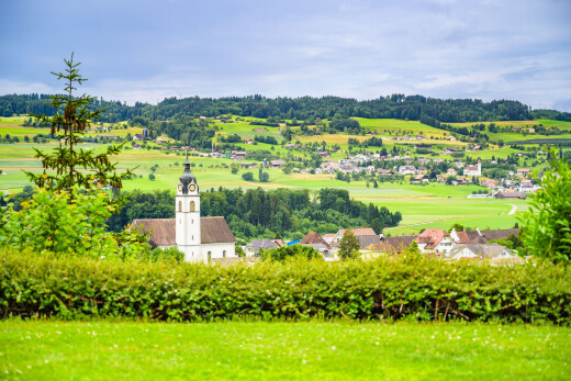 blick auf die berge mit day time, golfplatzblick, und golf course view
