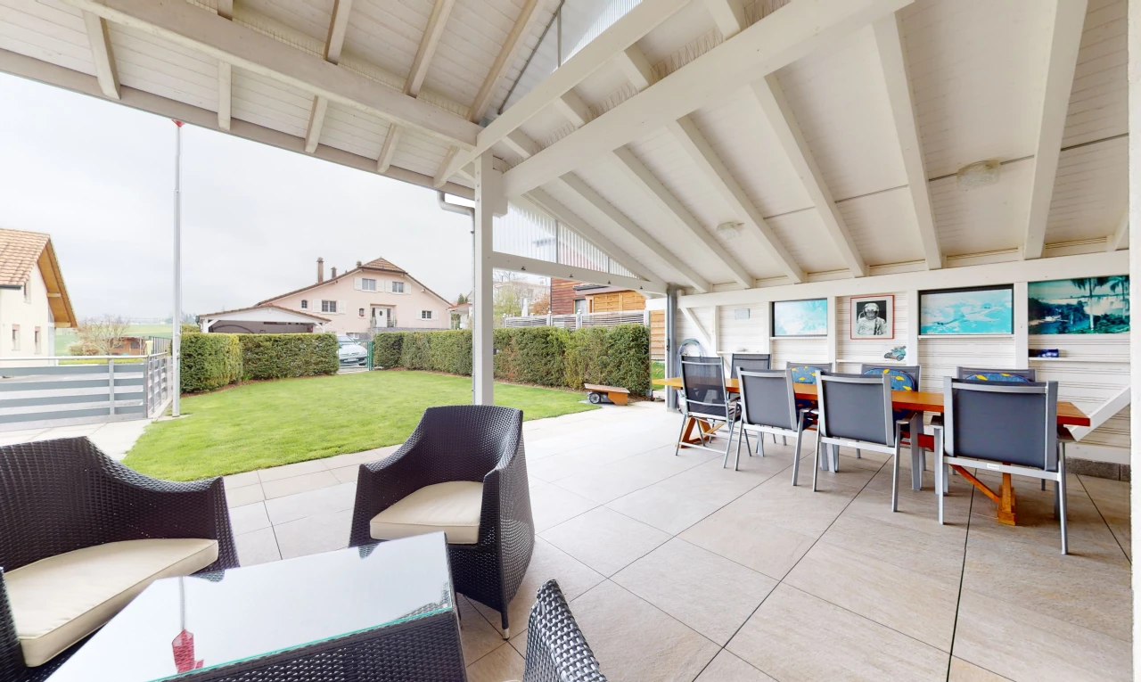 patio / terrasse avec pelouse