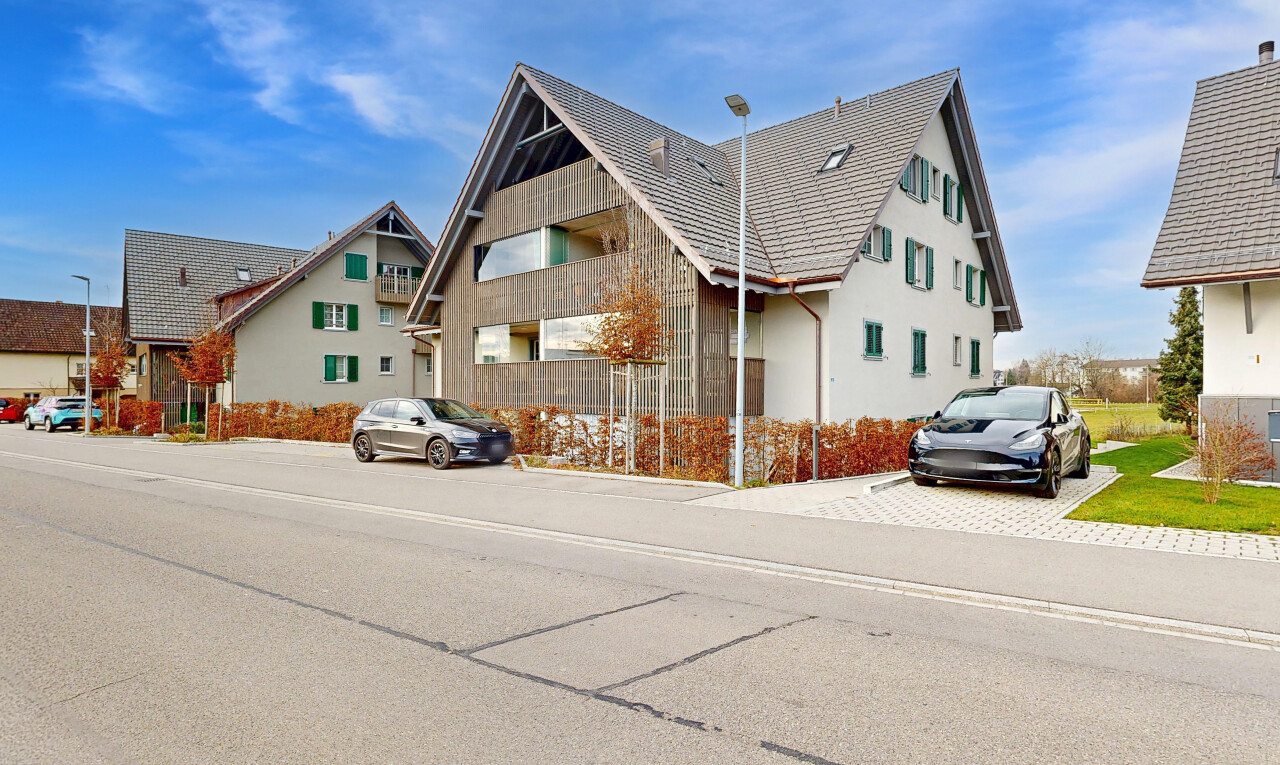 außenansicht mit day time und vertikale verkleidung