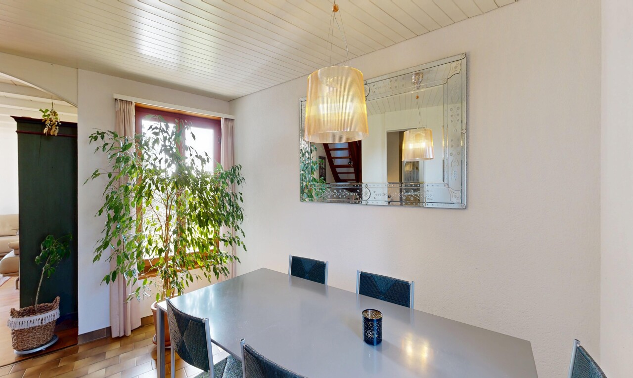 salle à manger avec lumière naturelle, natural light, inside property, cloison sèche, et drywall
