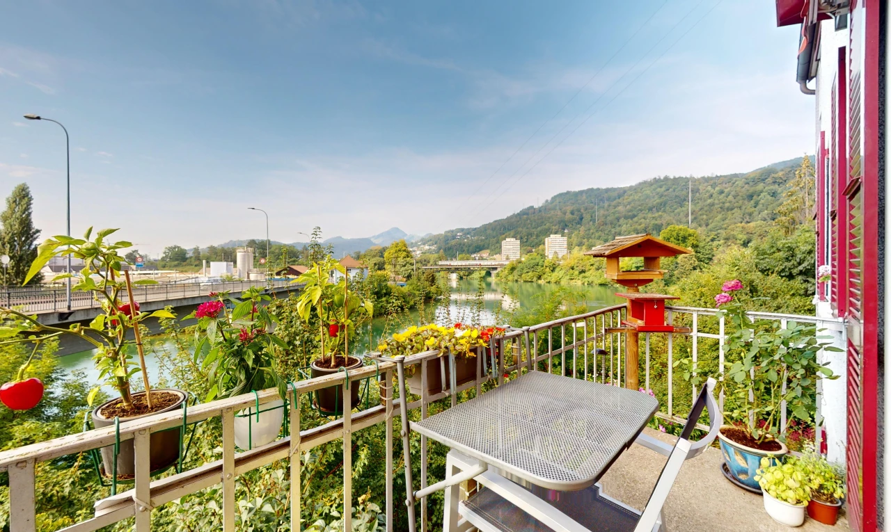 balcon avec balcon, vue sur la mer, et vue sur la montagne