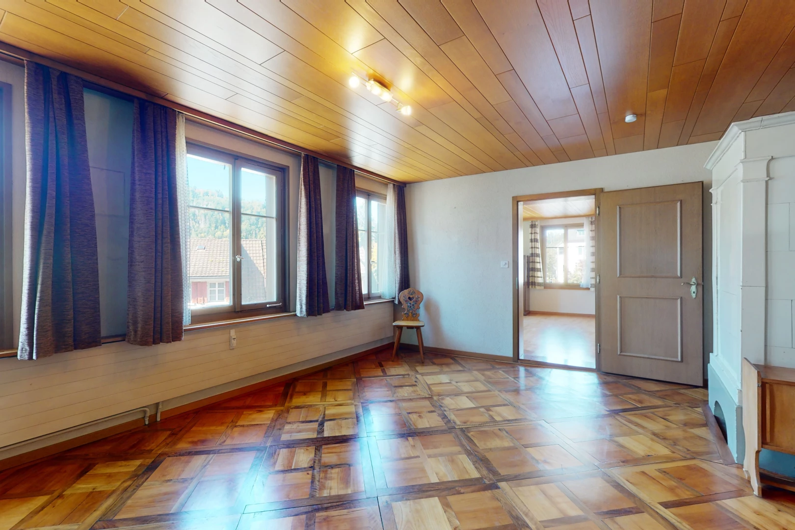 chambre vide avec lumière naturelle