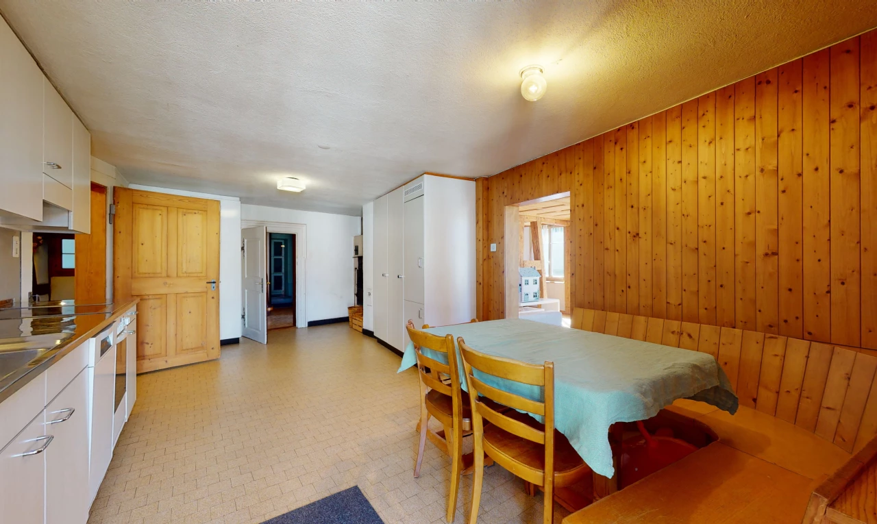 salle à manger avec carrelage