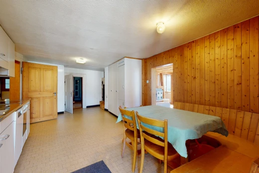 salle à manger avec carrelage