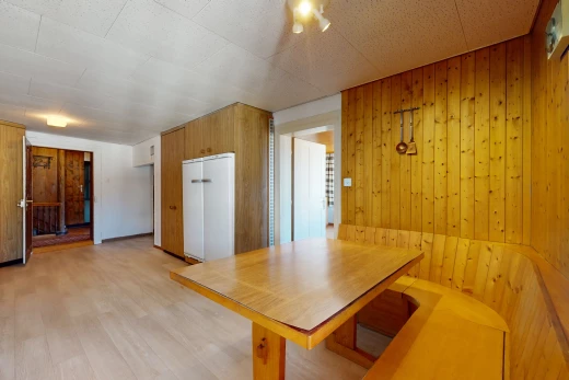 salle à manger avec parquet