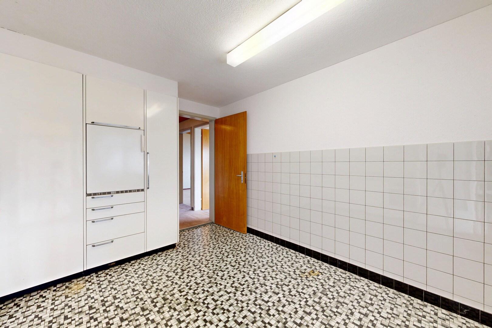 pièce vide avec sol en vinyle, vinyl floor, inside property, cloison sèche, et drywall