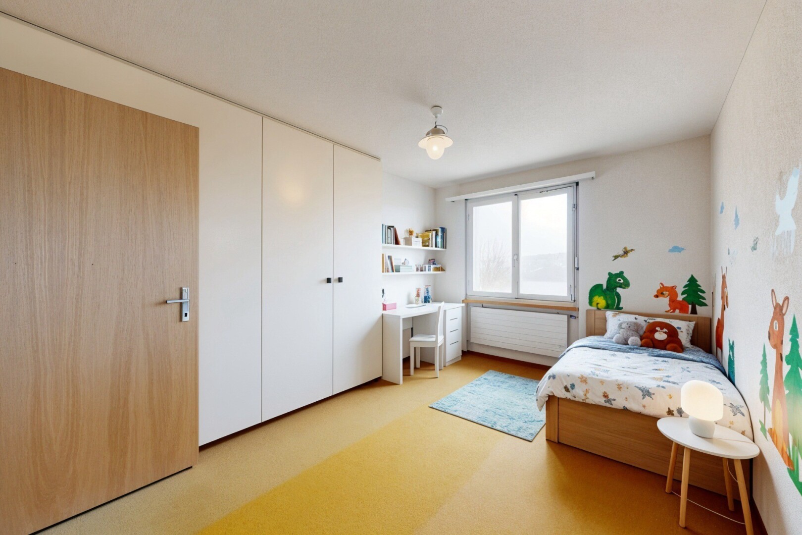 pièce vide avec inside community, lumière naturelle, natural light, moquette, et carpet