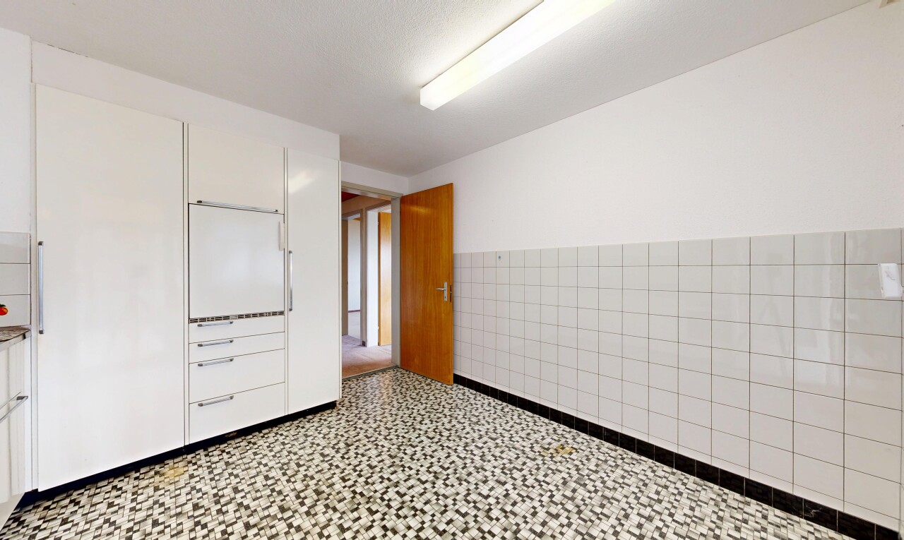 pièce vide avec sol en vinyle, vinyl floor, inside property, cloison sèche, et drywall