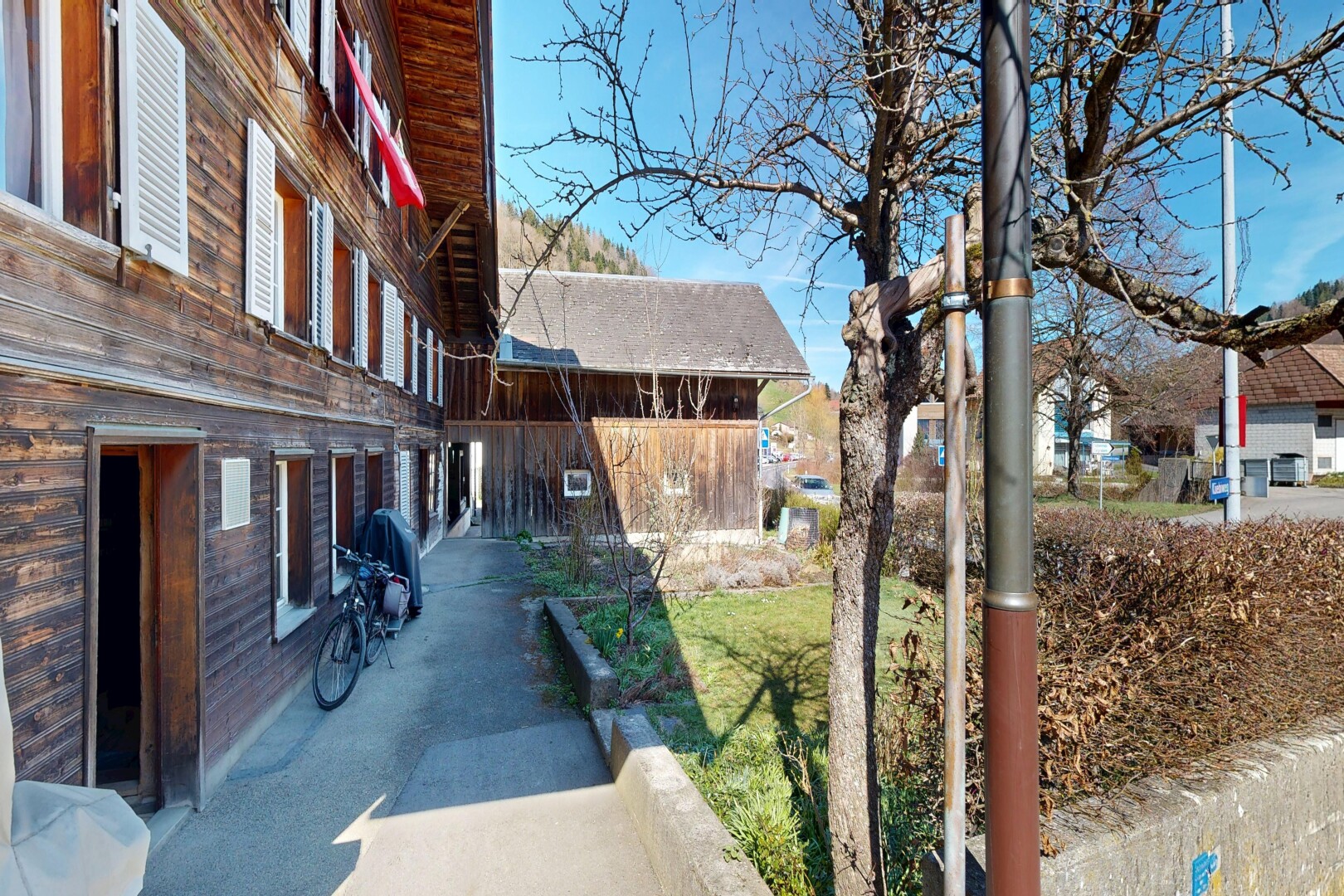 außenansicht mit day time und zaun