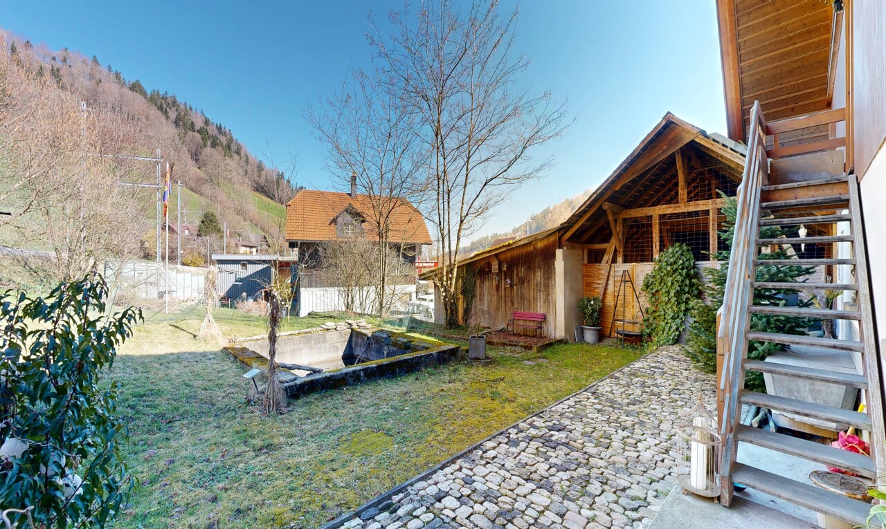 außenansicht mit from property, rasen, day time, außenansicht, und terrasse
