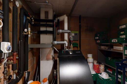 garde-manger avec lave-linge et sèche-linge