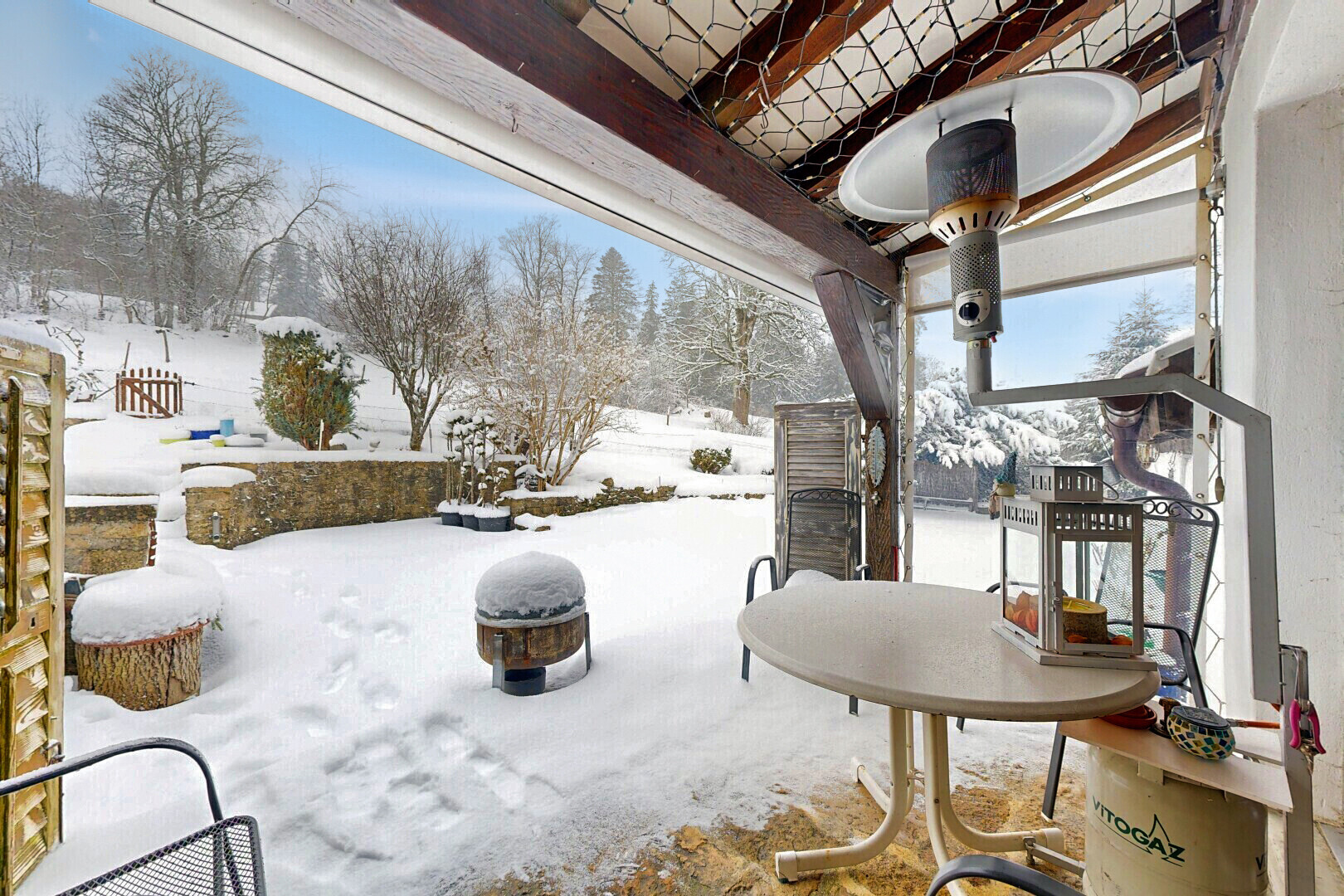 terrasse avec day time, snow, et terrasse