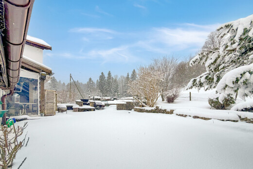 außenansicht mit snow und day time