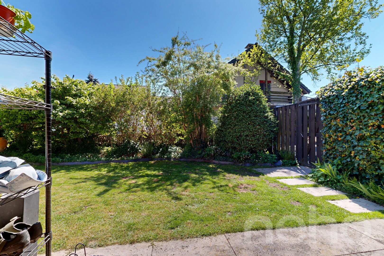 garden with area for grilling