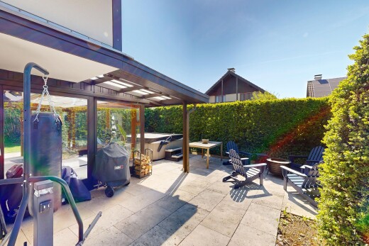 terrasse avec terrasse, foyer extérieur, day time, from property, et clôture
