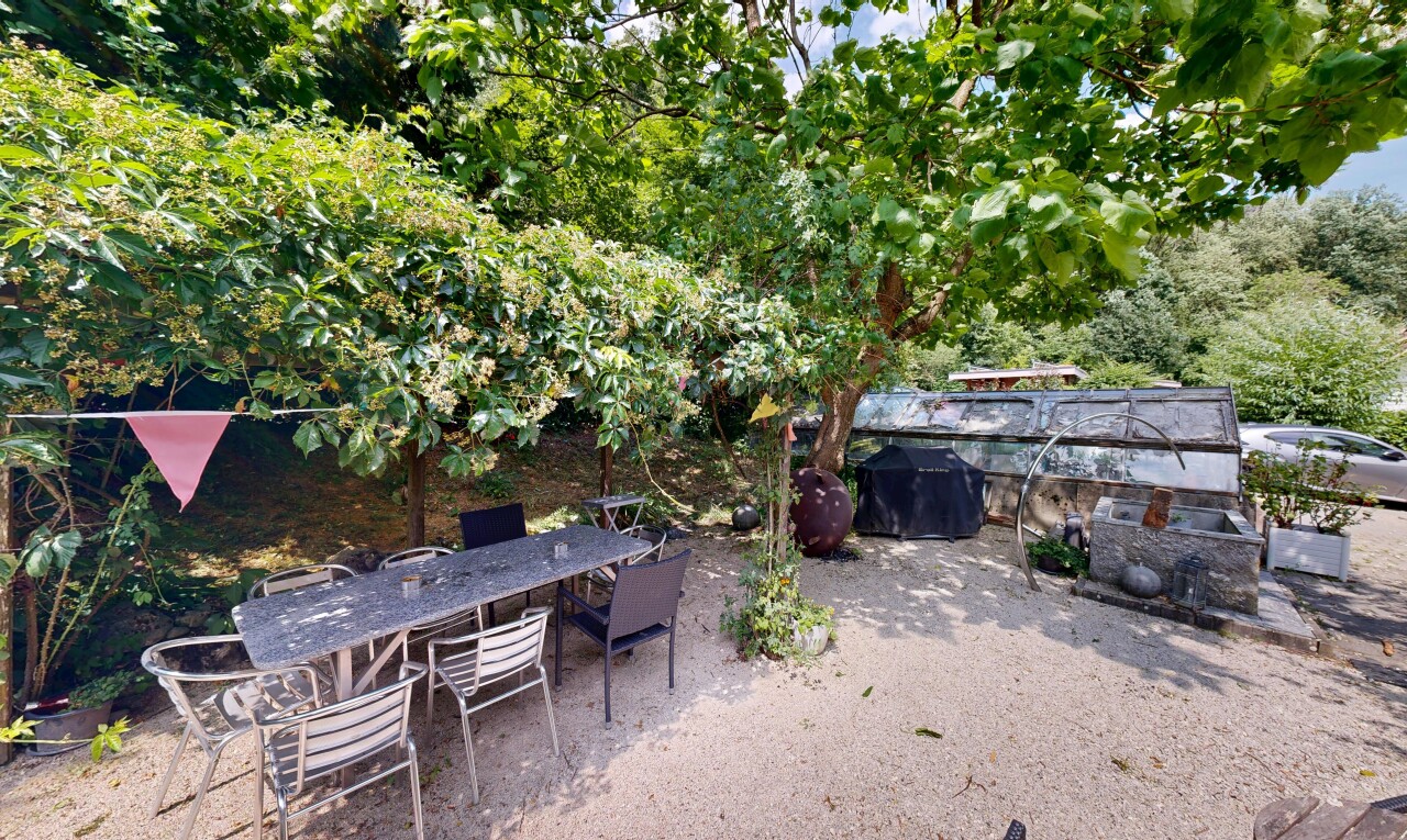 terrasse mit essbereich im freien und terrasse