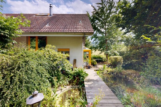 außenansicht mit stuckverkleidung, property visible, day time, und ziegeldach