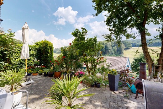 garten mit from property, terrasse, und day time