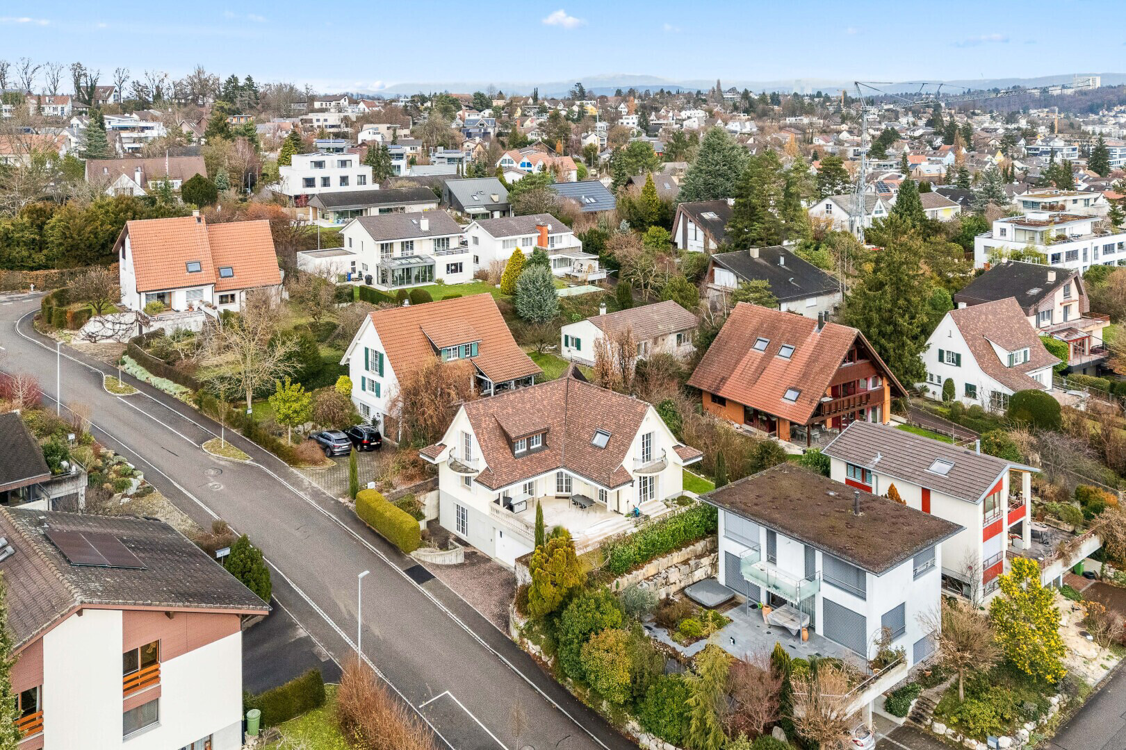außenansicht mit residential view, wohngebietblick, day time, und aerial view