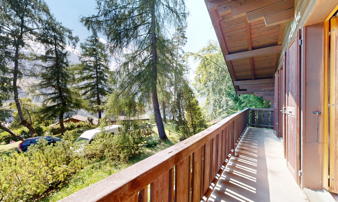 balcon avec balcon, from property, view focus, et day time