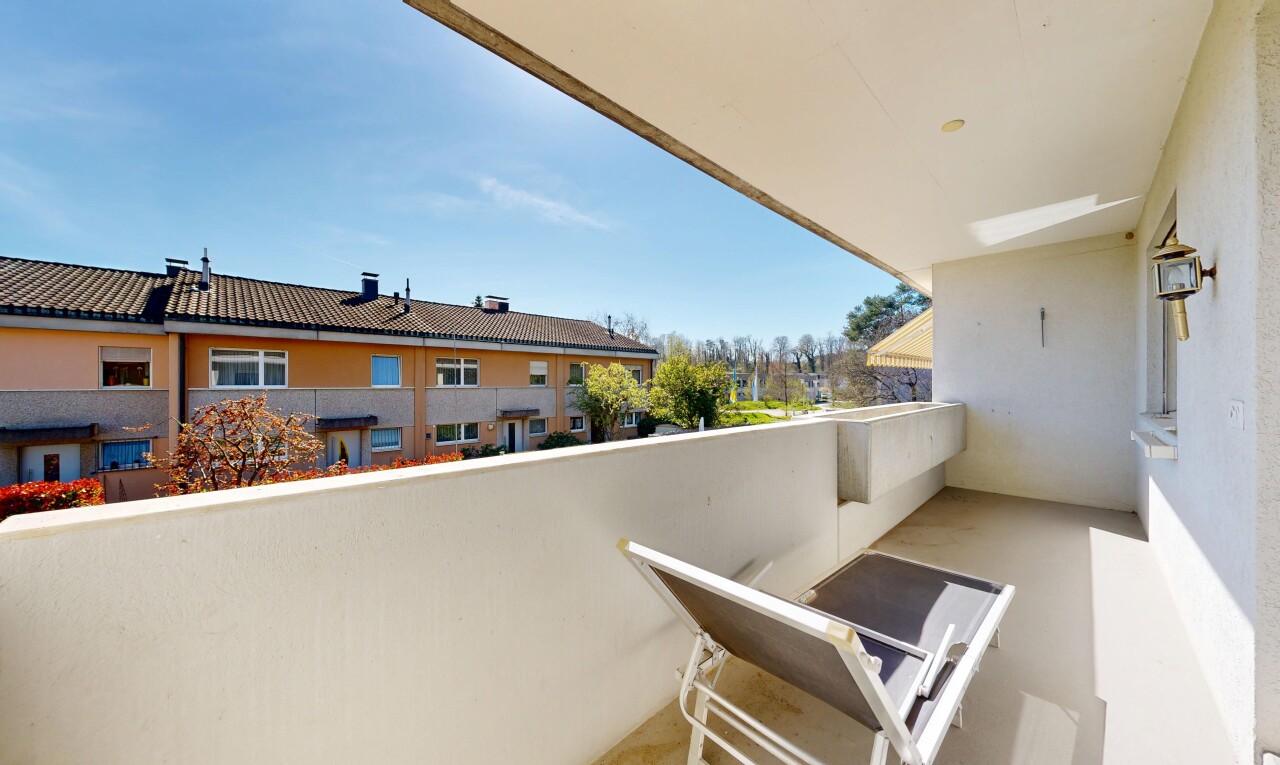 balkon mit balkon, day time, und from property