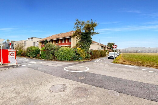 façade avec day time