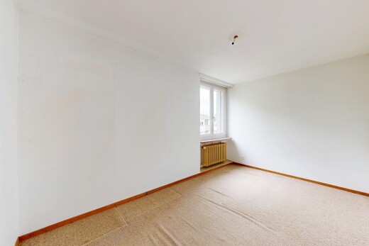 leerer raum mit gipskartonwand, drywall, teppich, carpet, und natürliches licht