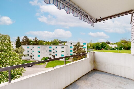 balkon mit from property, balkon, day time, und apartment complex view