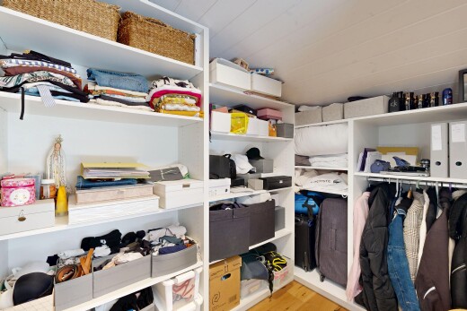 dressing avec light floor, sol en finition bois, et wood finish floor