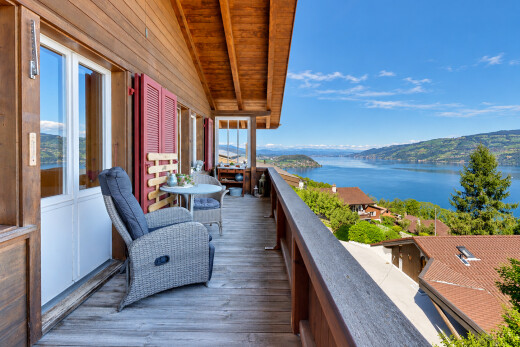 balcon avec balcon, water view, vue sur l'eau, day time, et view focus