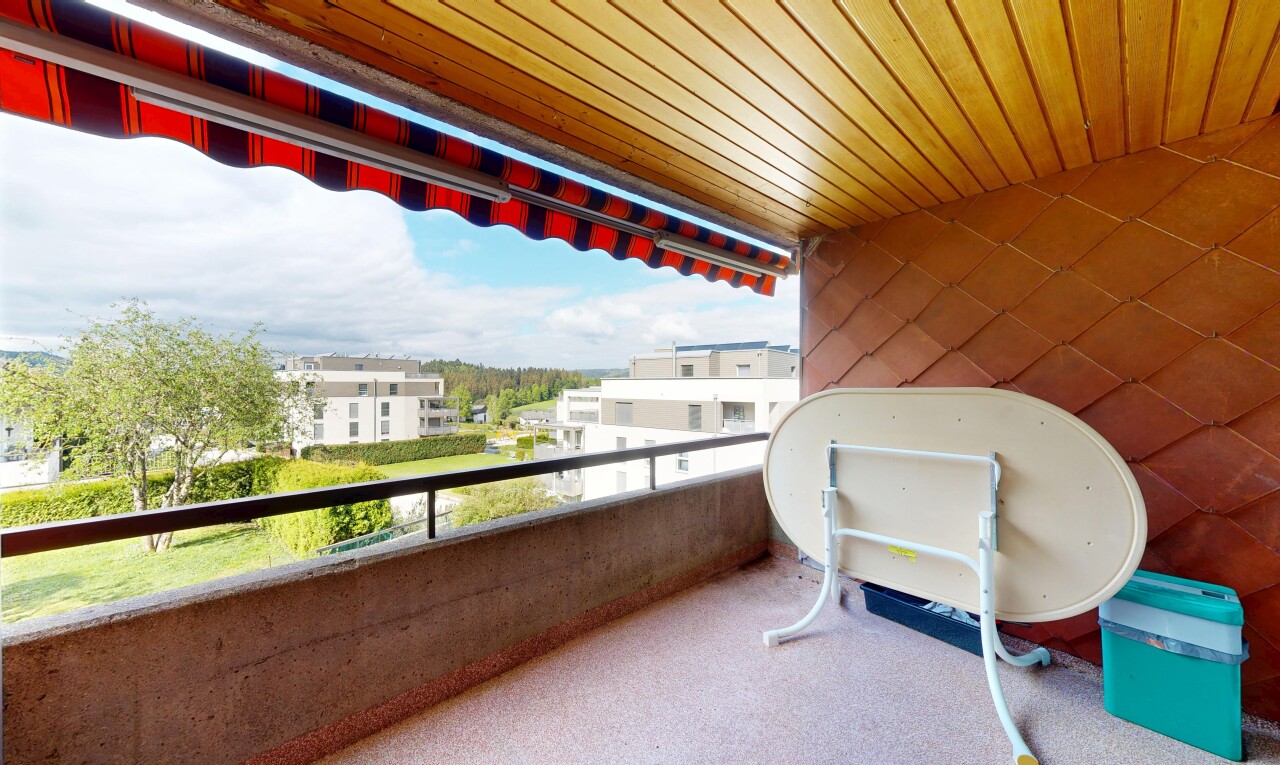 balcon avec balcon, from property, et day time