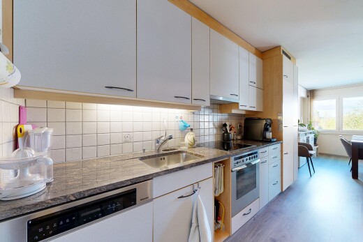 küche mit küchenrückwand beim Herd, küchenrückwand beim herd, inside property, ofen, und stone countertops
