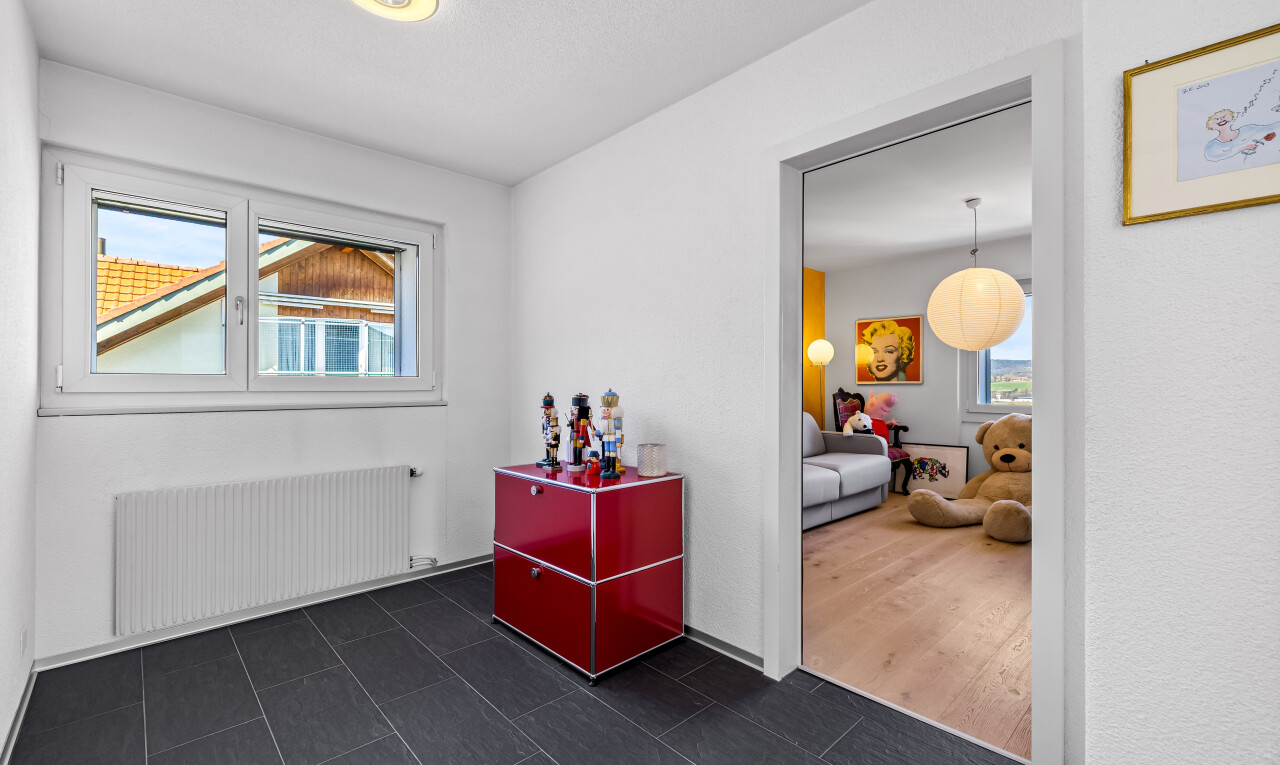 innenraum mit kühler und natürliches licht