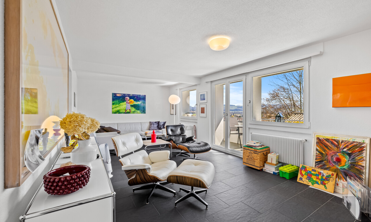 büro mit gipskartonwand, natürliches licht, und kühler