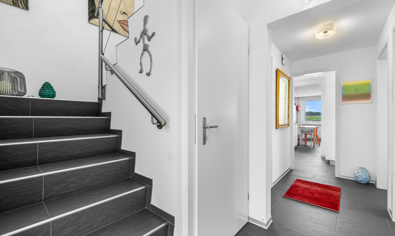 treppe mit gipskartonwand, natürliches licht, und treppen